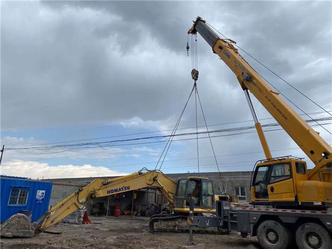 图木舒克市25吨吊车的工作半径是多少？