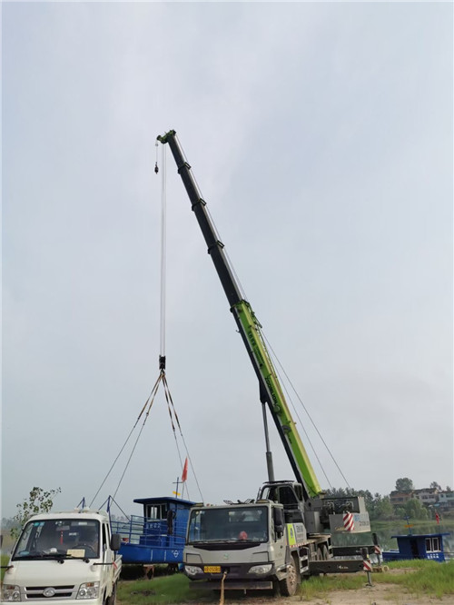 图木舒克市桥梁建设吊装案例